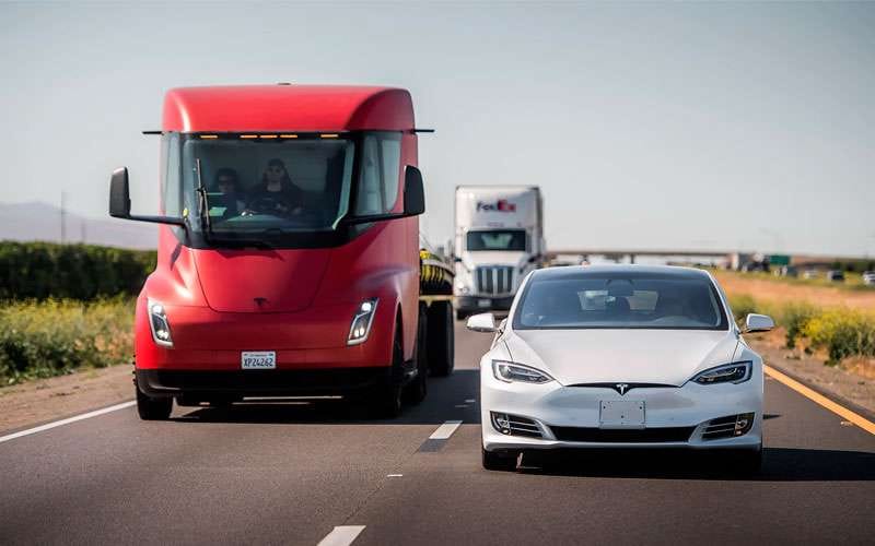camiones Tesla eléctricos